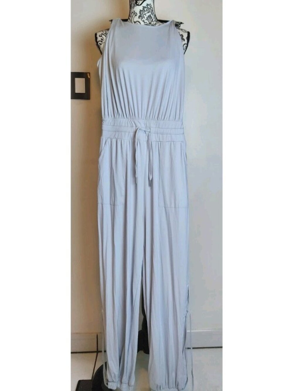 Halara NWT Cutout Waist Drawstring Wide Leg Jumpsuit Side Slit Gray Size M - Picture 1 of 13